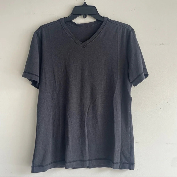Lululemon Dark Gray V-Neck Short Sleeve T-Shirt 33138 - Picture 1 of 4